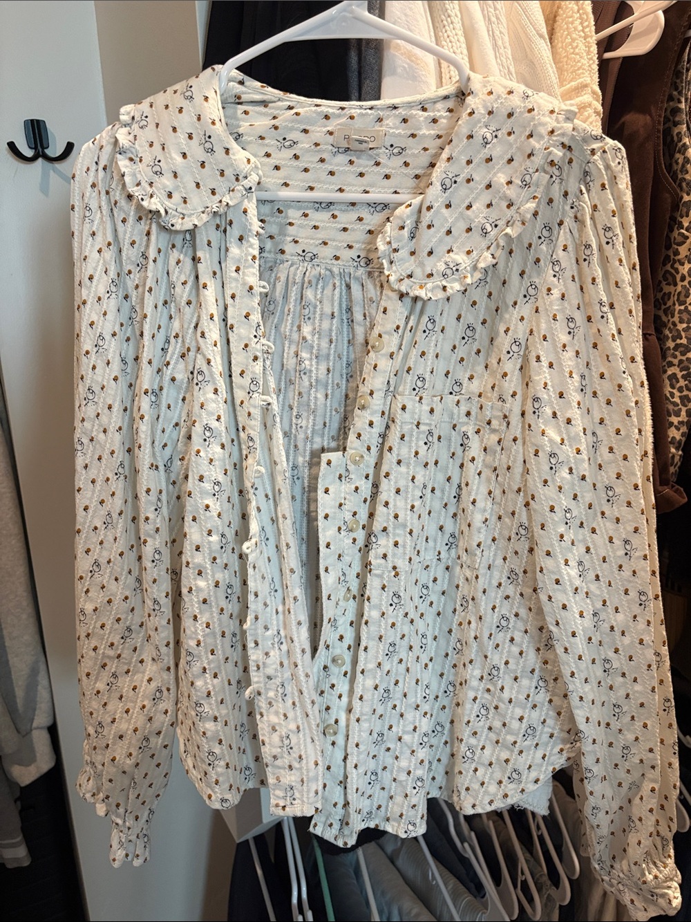 Pilcro Cream Floral Button-Up Blouse - Picture 4 of 6